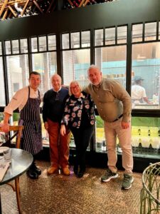 Darko-e-Luciano-del-ristorante-Macelleria-Stoccolma-con-Carlo-e-Donatella