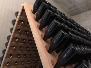 esperienza-in-cantina-remuage-dello-spumante-Toscana-Fattoria-del-Colle