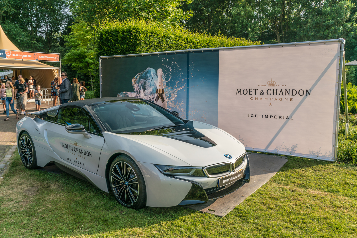 Moët & Chandon LVMH Bernard Arnault uomo più ricco del mondo