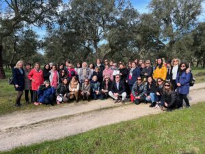 Donne del vino in Portogallo nella foresta da sughero Amorim