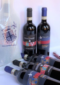 Offerta agosto: 3 Chianti superiore 2020, 3 Brunello di Montalcino progetto Prime Donne, una wine skin e un cavatappi personalizzato