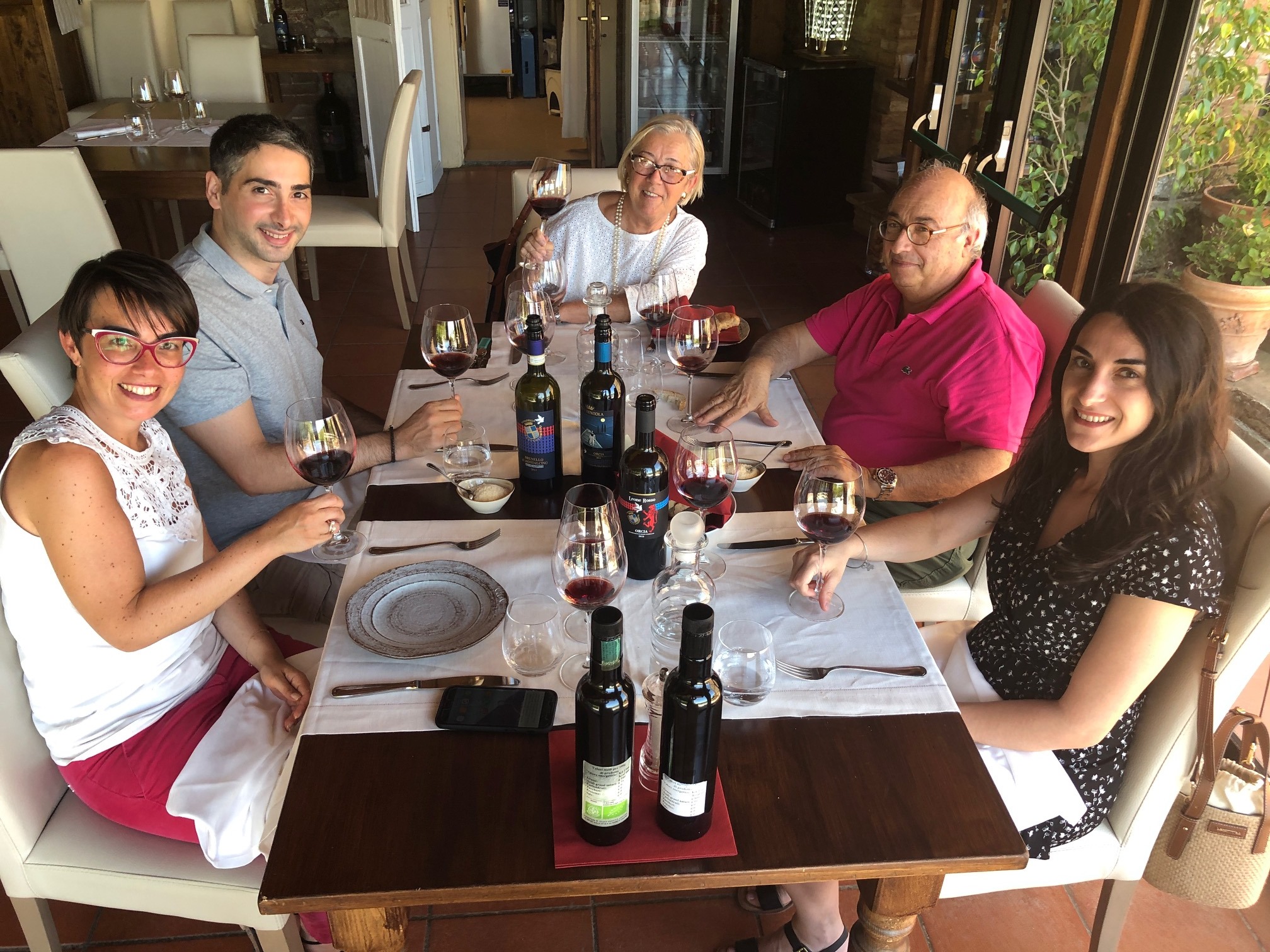 Denise Cosentino Alessio Fortunato alla Fattoria del Colle nel 2019 con Carlo, Donatella Cinelli Colombini e Violante