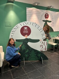 Vinitaly 2024 Donne del Vino stand disegnato da Federica Cecchi