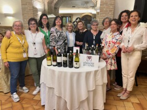 Donne del vino nelle Marche degustazione di vini bianchi a lungo invecchiamento 
