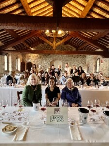 Elizabeth Koeng di Bangi, Silvia Ghezzi di Camigliano Donatella Cinelli Colombini cone le Donne del Vino della Toscana
