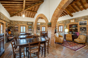 Brunello di Montalcino, sala da degustazione del Casato Prime Donne 