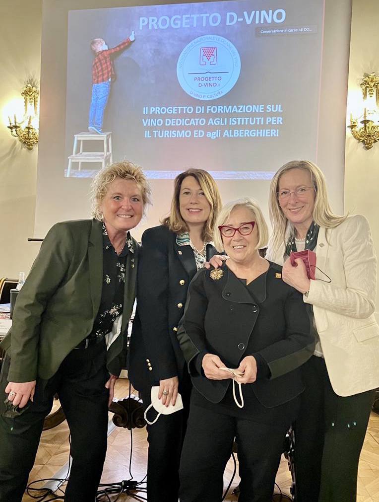 D-Vino progetto delle Donne del Vino per insegnare vino negli istituti turistici e alberghieri