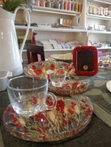 tazzine da caffè e altri oggetti in resina da Toscana Lovers