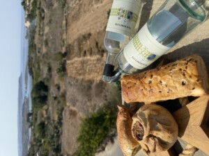 Malta Gozo Pastizzi con IGT Toscana Bianco Sanchimento