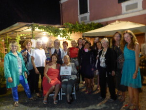 Donatella Cinelli Colombini insieme alle donne del vino in visita alla distilleria Nannoni, da Priscilla Occhipinti