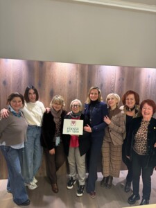 Donatella Cinelli Colombini con il consiglio di delegazione delle Donne del Vino Toscane Marzia Morganti Federica Cecchi Maria Giulia Friova - Laura Carrera Paola Rastelli Laura Bucci e Angela Zinnai